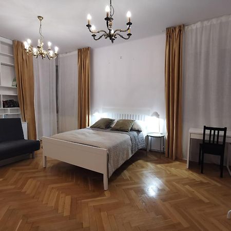 Cozy Spacious Apartment With Balcony คราคูฟ ภายนอก รูปภาพ