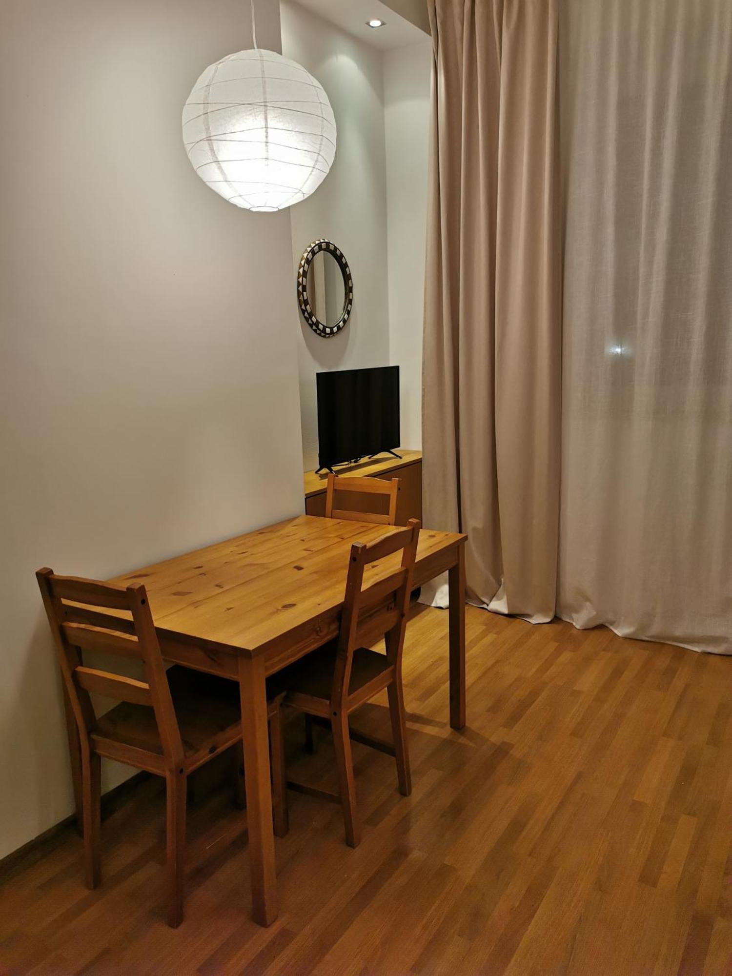 Cozy Spacious Apartment With Balcony คราคูฟ ภายนอก รูปภาพ
