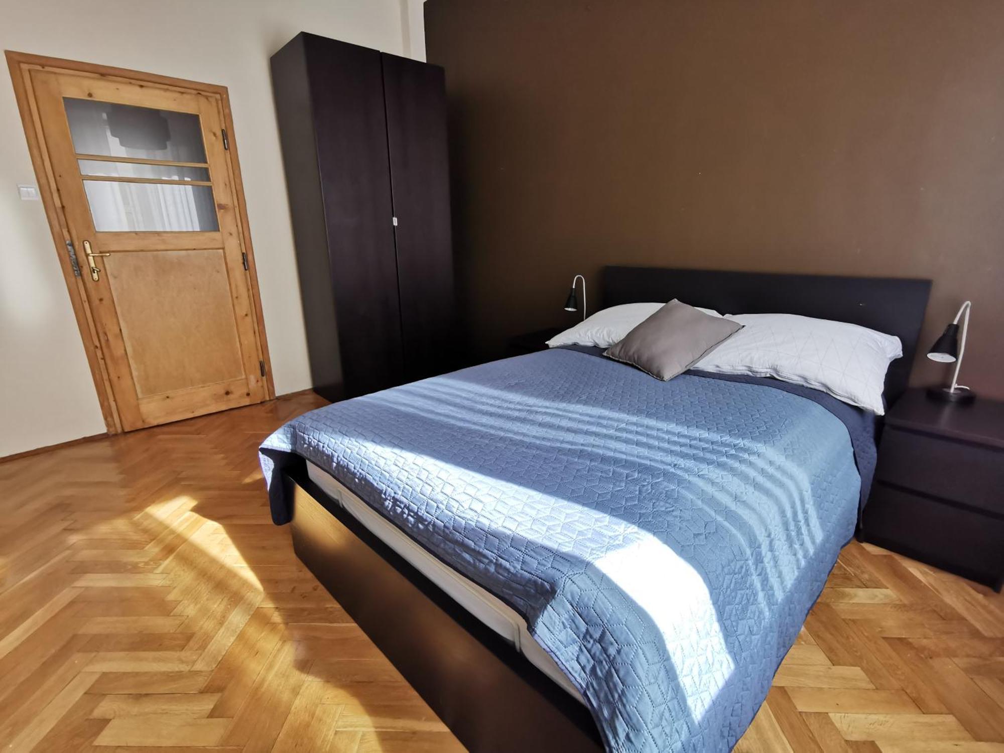 Cozy Spacious Apartment With Balcony คราคูฟ ภายนอก รูปภาพ